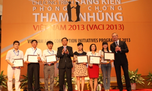 VACI 2013 trao giải cho 24 sáng kiến giảm tham nhũng